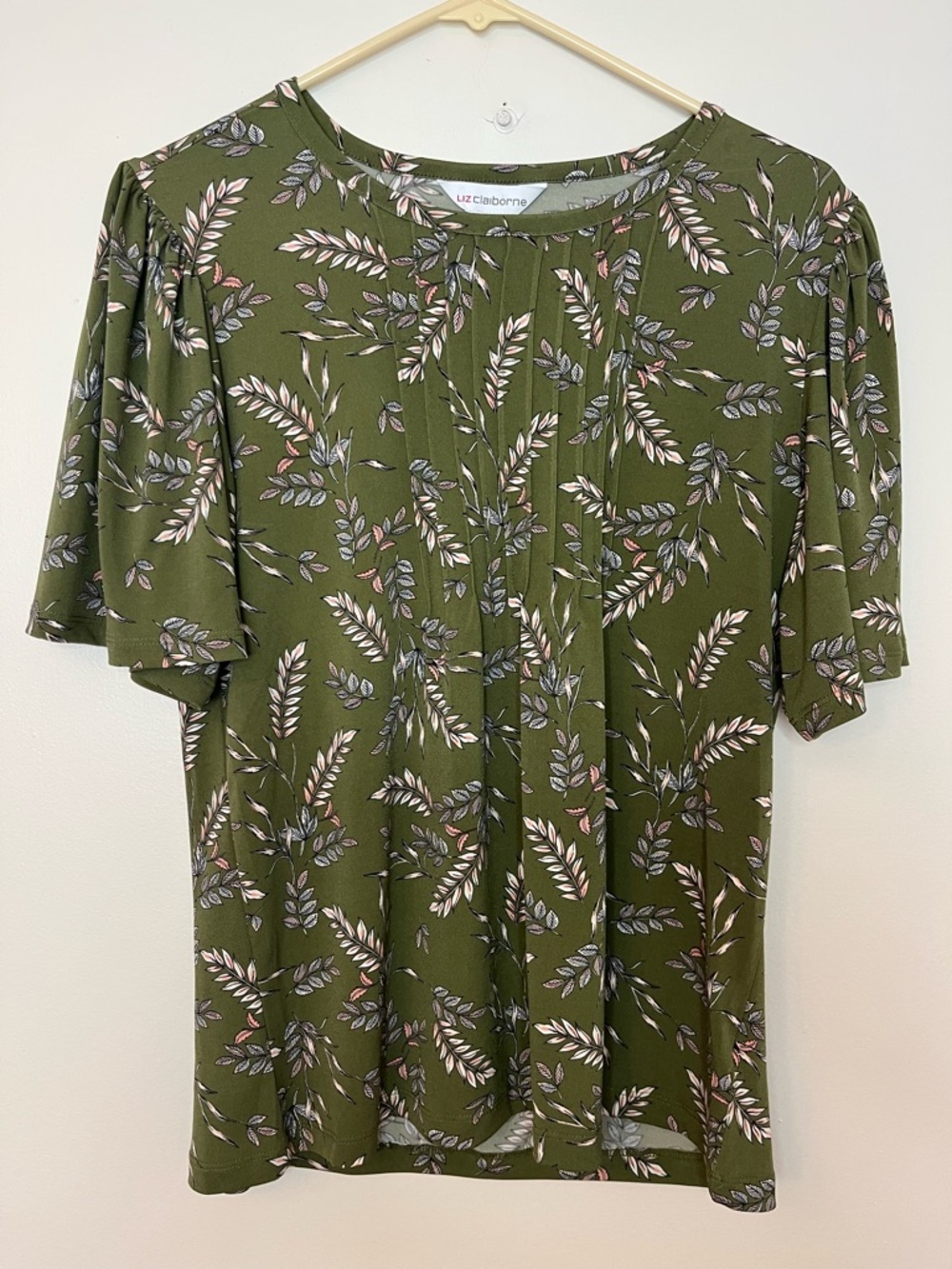 Liz Claiborne Green Floral Blouse Medium Pleated Front Short Sleeve Top